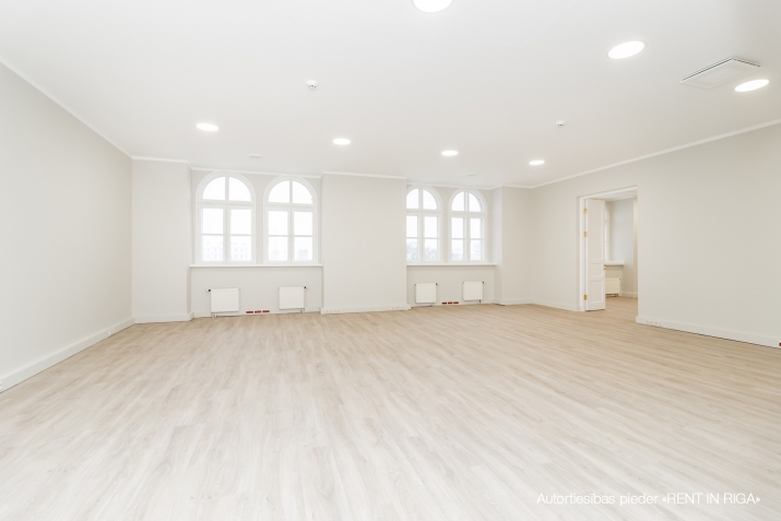 Izīrē biroju, Meierovica bulvāris 16, Rīga, Labais krasts, Centrs / 3 391.5 € 5