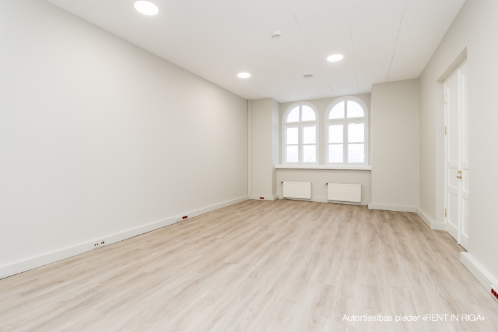 Izīrē biroju, Meierovica bulvāris 16, Rīga, Labais krasts, Centrs / 3 391.5 € 12