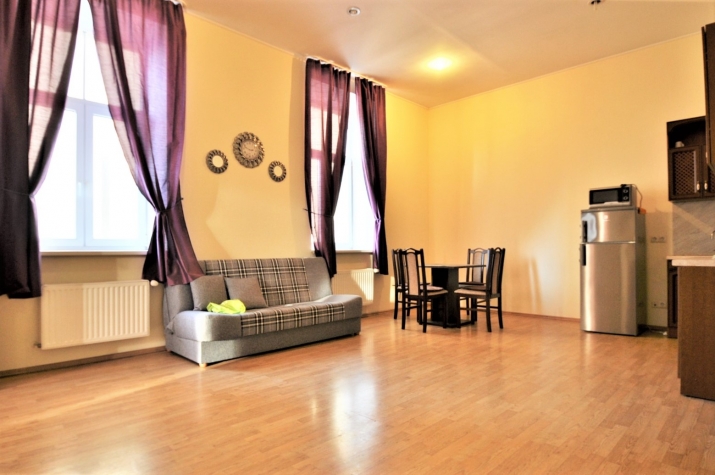 Izīrē dzīvokli, Raina bulvaris iela 31, Rīga, Labais krasts, Centrs / 650 € 9