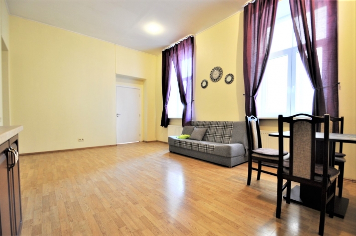 Izīrē dzīvokli, Raina bulvaris iela 31, Rīga, Labais krasts, Centrs / 650 € 10