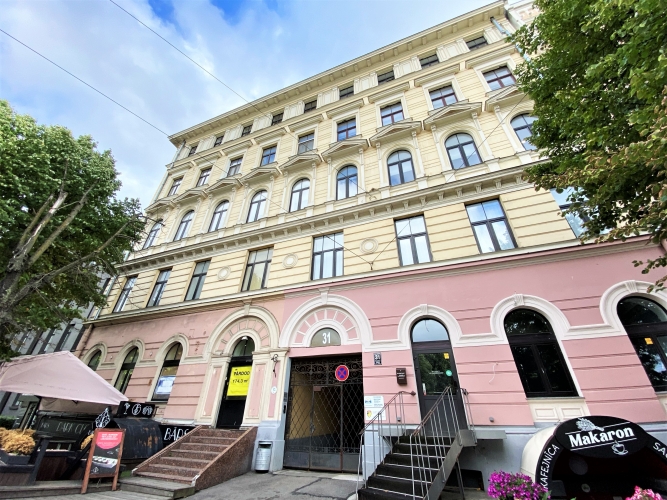 Izīrē dzīvokli, Raina bulvaris iela 31, Rīga, Labais krasts, Centrs / 650 € 22