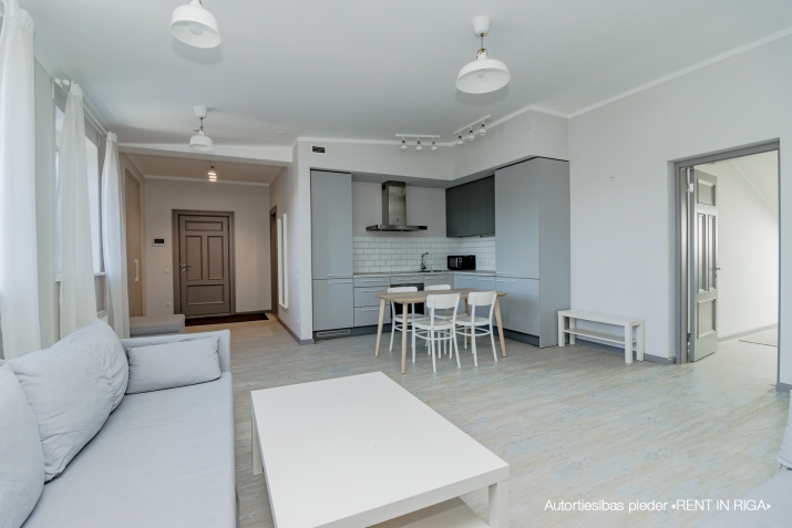 Izīrē dzīvokli, Tallinas iela 65, Rīga, Labais krasts, Centrs / 820 € 1