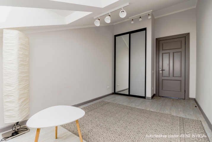 Izīrē dzīvokli, Tallinas iela 65, Rīga, Labais krasts, Centrs / 820 € 12