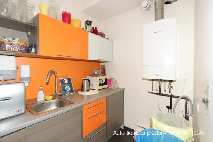 Izīrē biroju, Pētersalas iela 1, Rīga, Labais krasts, Centrs / 4 560 € 19