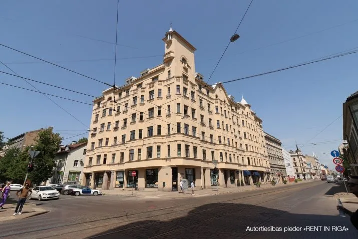 Krišjāņa Barona iela 49 1
