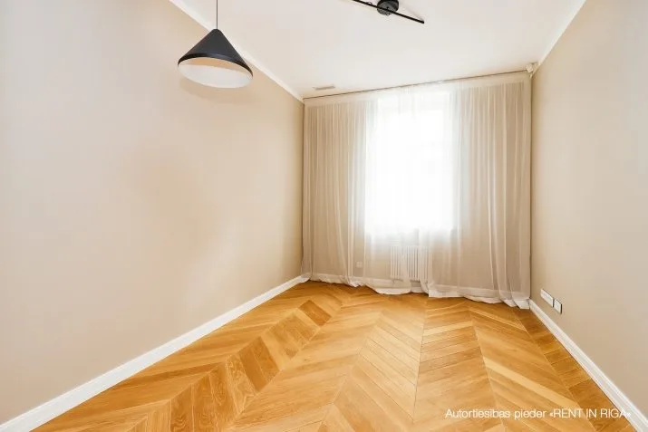 Apartment For Rent, Elizabetes street 18, Rīga, Labais krasts, Centrs / 2 357 € 12