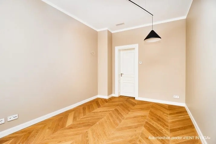 Apartment For Rent, Elizabetes street 18, Rīga, Labais krasts, Centrs / 2 357 € 13