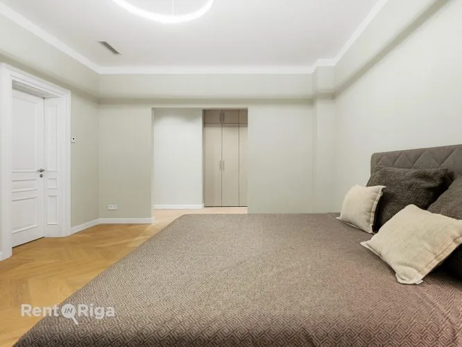 Apartment For Rent, Elizabetes street 18, Rīga, Labais krasts, Centrs / 3 942 € 18