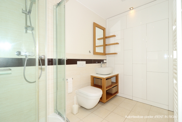 Pārdod tirdzniecības telpas, Grostonas iela 25, Rīga / 306 000 € 17