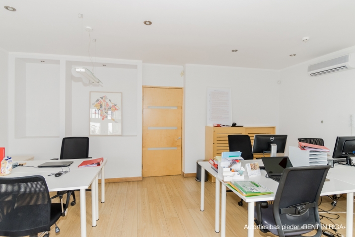 Pārdod biroju, Brīvības iela 47, Rīga, Labais krasts, Centrs / 275 000 € 8