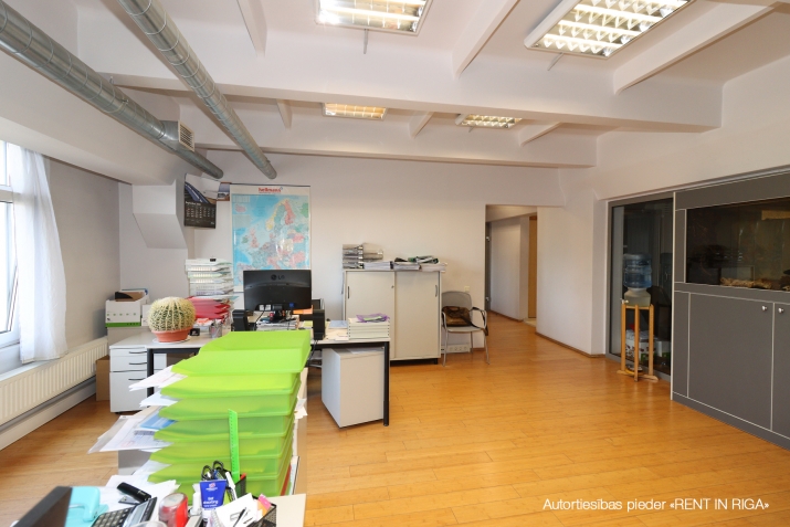 Izīrē biroju, Uriekstes iela 2A, Rīga, Labais krasts, Centrs / 1 050 € 2