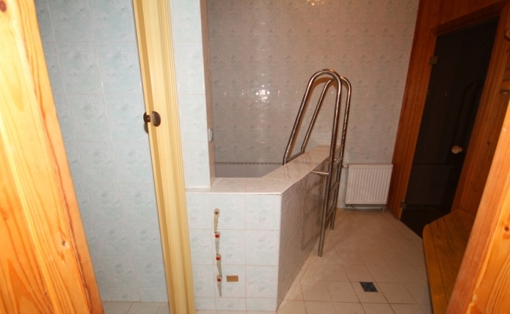 Izīrē māju, Bulduru prospekts iela 106, Jūrmala, Bulduri / 1 800 € 15