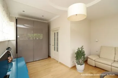 Pārdod dzīvokli, Mellužu prospekts iela 77, Jūrmala, Melluži / 500 000 € 16