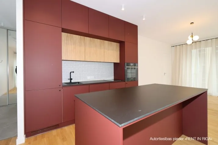 Izīrē dzīvokli, Rūpniecības iela 25, Rīga, Labais krasts, Centrs / 590 € 1