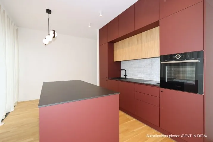 Izīrē dzīvokli, Rūpniecības iela 25, Rīga, Labais krasts, Centrs / 590 € 2