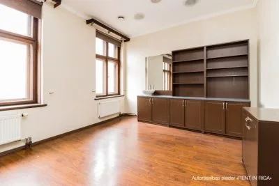 Izīrē biroju, Bruņinieku iela 18, Rīga, Labais krasts, Centrs / 1 800 € 8