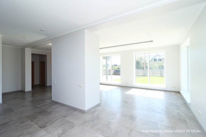 Pārdod māju, Rožu iela 4, Stopiņu novads, Līči / 329 000 € 10
