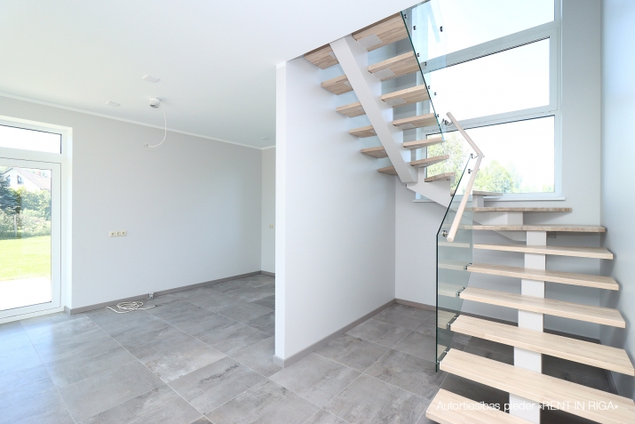 Pārdod māju, Rožu iela 4, Stopiņu novads, Līči / 329 000 € 15