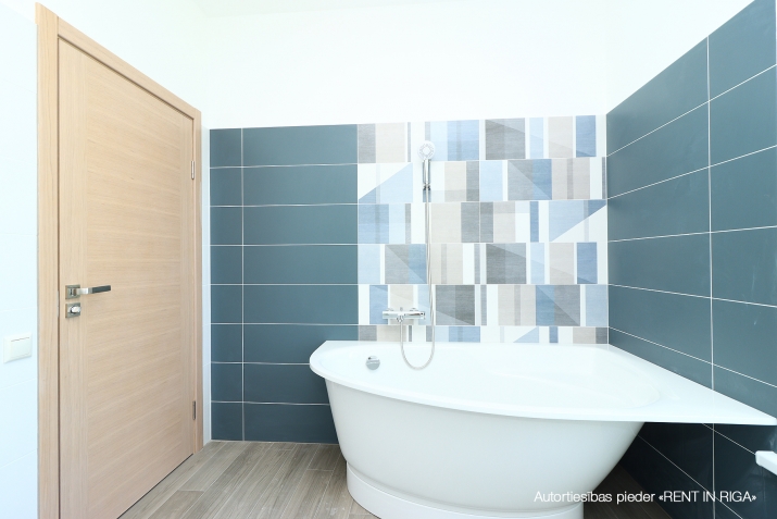 Pārdod māju, Rožu iela 4, Stopiņu novads, Līči / 329 000 € 26