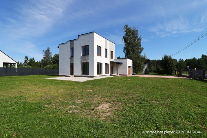 Pārdod māju, Rožu iela 4, Stopiņu novads, Līči / 329 000 € 3