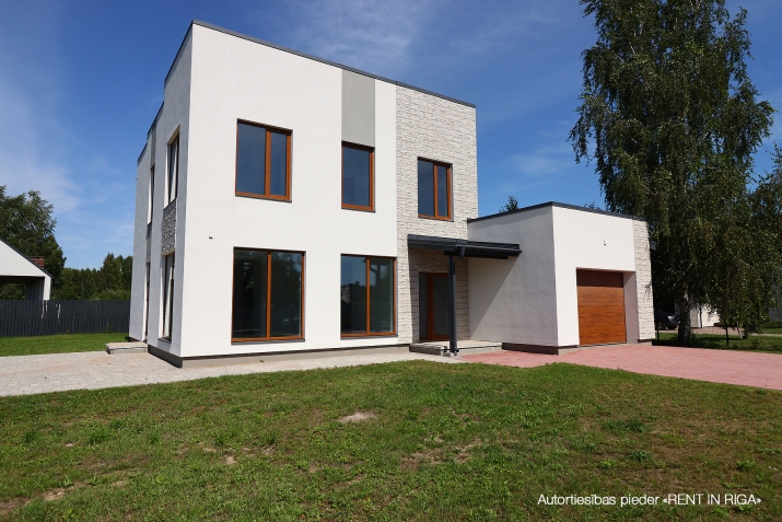 Pārdod māju, Rožu iela 4, Stopiņu novads, Līči / 329 000 € 1