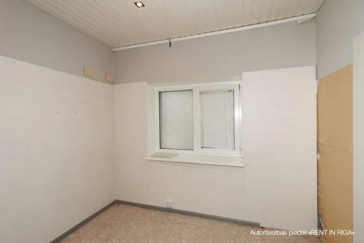 Izīrē tirdzniecības telpas, Keldiša iela 20a, Rīga, Labais krasts, Pļavnieki / 1 900 € 17