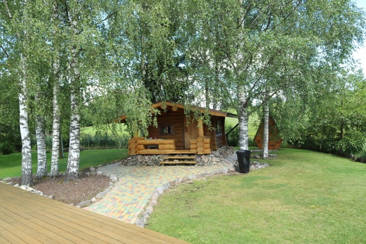 Trīssaliņas ... 16