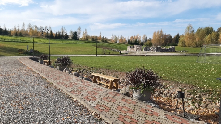 Trīssaliņas ... 30