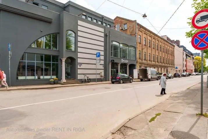 Pētersalas iela 1 2
