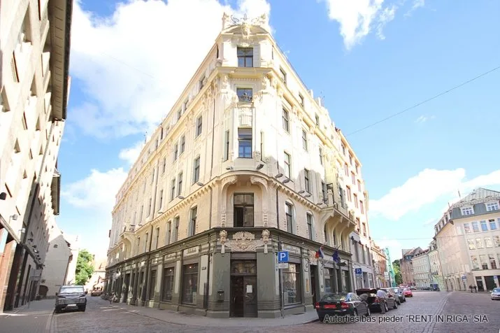 Smilšu iela 8 1