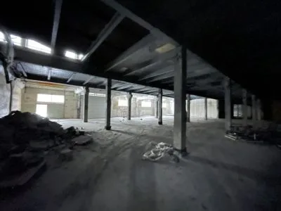 Izīrē tirdzniecības telpas, Uriekstes iela 4a, Rīga, Labais krasts, Centrs / 8 064 € 6