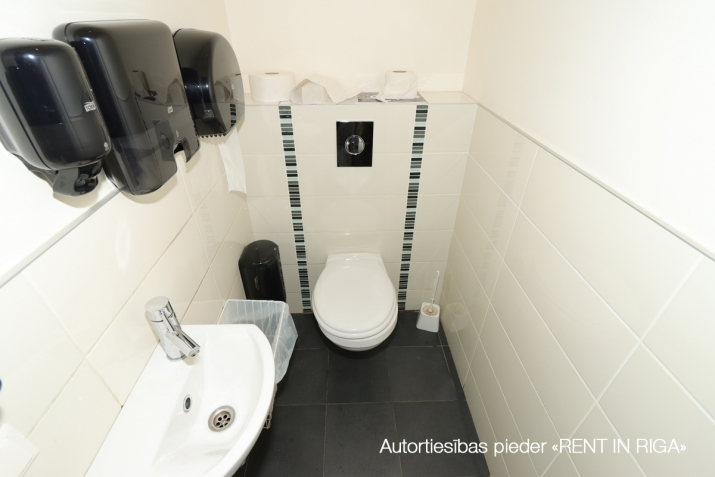 Izīrē tirdzniecības telpas, Pētersalas iela 1, Rīga, Labais krasts, Centrs / 4 560 € 9