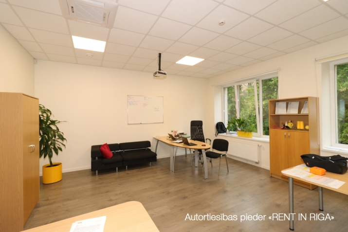 Izīrē tirdzniecības telpas, Pētersalas iela 1, Rīga, Labais krasts, Centrs / 4 560 € 16