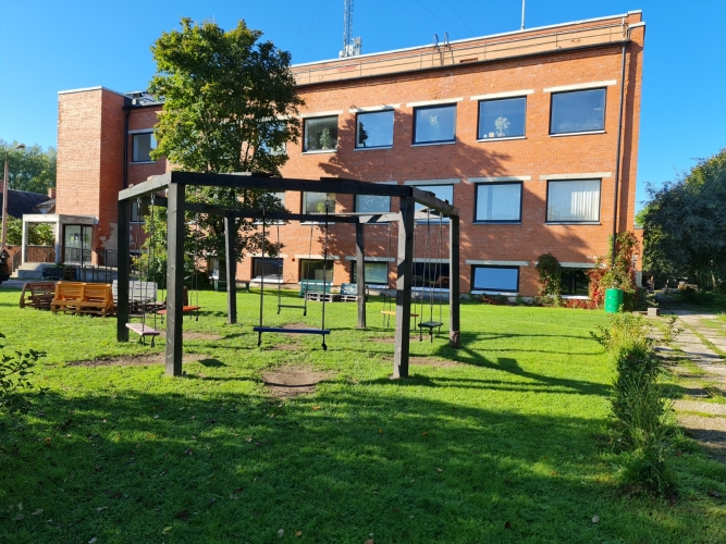 Image 1 of 18