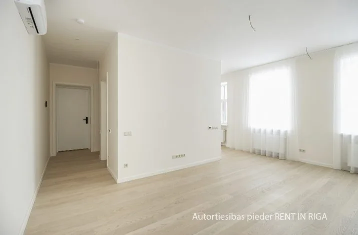 Аренда квартиры, Aleksandra Čaka улица 123, Rīga, Labais krasts, Centrs / 690 € 3