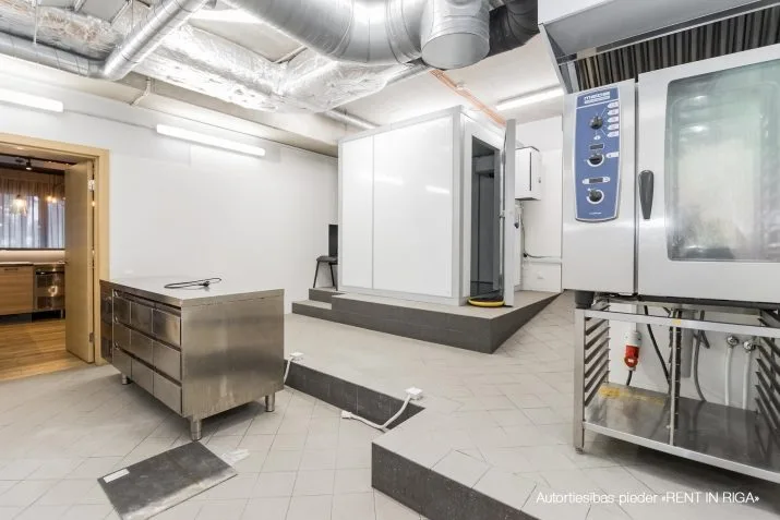 commercial premises For Rent, Mežaparka prospekts street 1, Jūrmala, Dzintari / 4 000 € 18