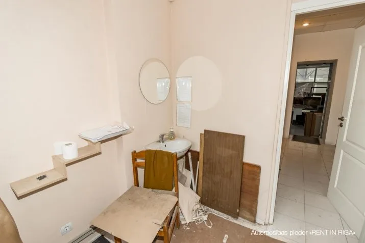 commercial premises For Rent, Krišjāņa Valdemāra street 93, Rīga, Labais krasts, Centrs / 325 € 8