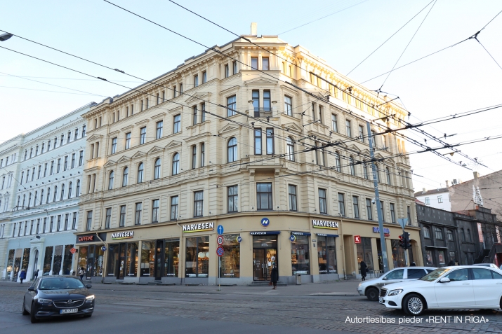 Attēls 1 no 13