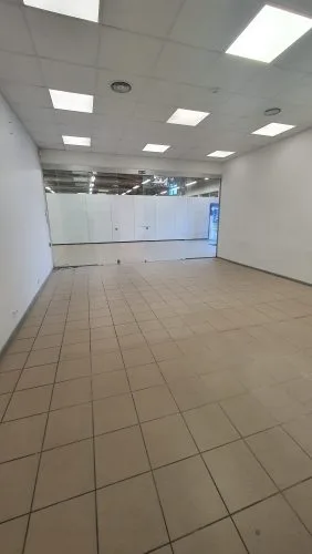 Izīrē tirdzniecības telpas, Hipokrāta iela 7, Rīga, Labais krasts, Mežciems / 820 € 3
