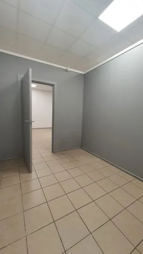Izīrē tirdzniecības telpas, Hipokrāta iela 7, Rīga, Labais krasts, Mežciems / 820 € 9