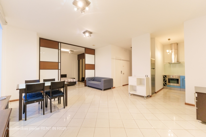 Pārdod dzīvokli, Republikas laukums iela 3, Rīga, Labais krasts, Centrs / 139 000 € 1