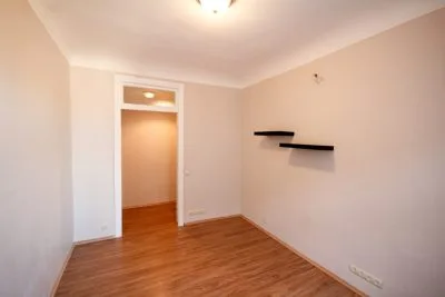 Izīrē dzīvokli, Bruņinieku iela 87, Rīga, Labais krasts, Centrs / 380 € 6