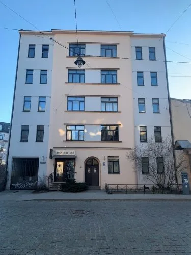 Pārdod dzīvokli, Dzirnavu iela 10, Rīga, Labais krasts, Centrs / 180 000 € 15
