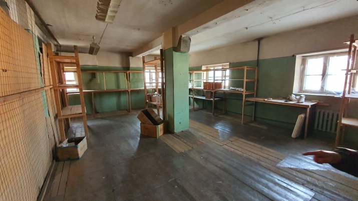 Image 1 of 5