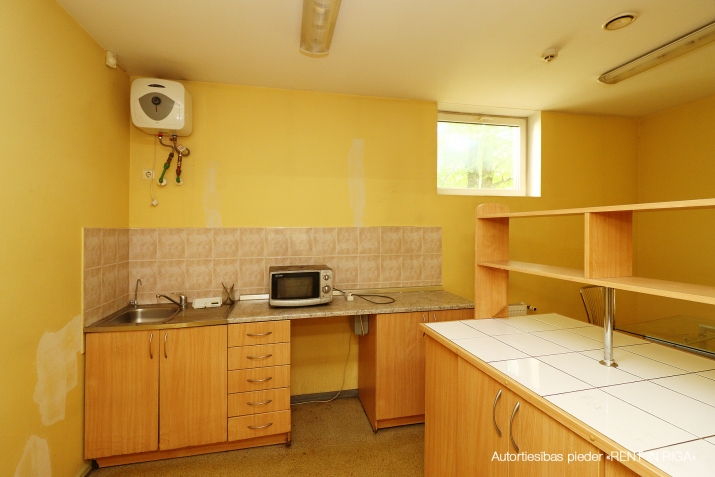 Izīrē noliktavu, Dagmāras iela 6, Rīga, Kreisais krasts, Iļģuciems / 3 400 € 8