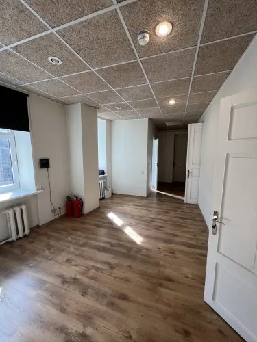 Izīrē biroju, Barona iela 32, Rīga, Centrs / 600 € 6