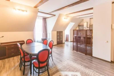 Pārdod dzīvokli, Aldaru iela 12/14, Rīga, Labais krasts, Vecrīga / 140 000 € 2