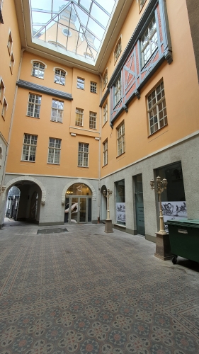 Vaļņu iela 3 7