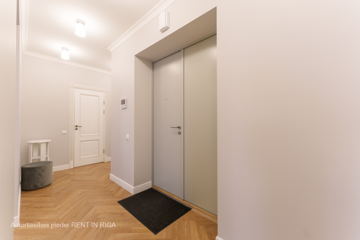 Apartment For Rent, Pernavas street 41, Rīga, Labais krasts, Centrs / 1 678 € 23