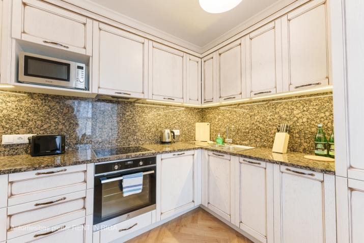 Apartment For Rent, Pernavas street 41, Rīga, Labais krasts, Centrs / 1 678 € 13